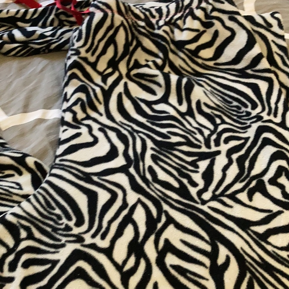 Pj - Picture 5 of 5